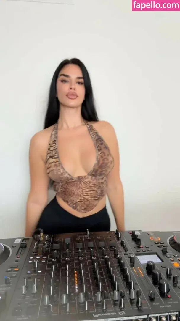 Ivana Knoll Onlyfans Photo Gallery 