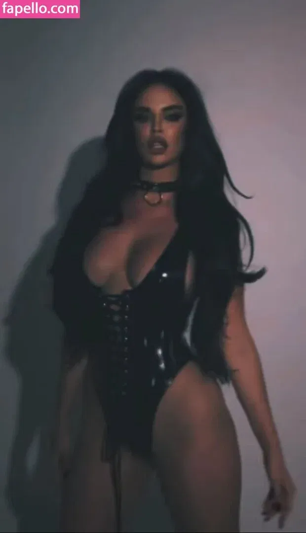 Ivana Knoll Onlyfans Photo Gallery 