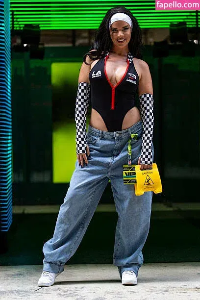 Ivana Knoll Onlyfans Photo Gallery 