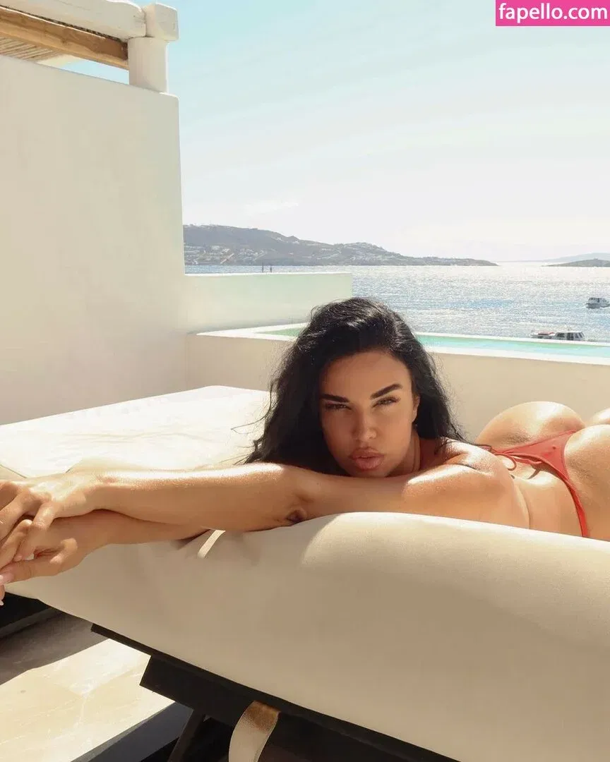 Ivana Knoll Onlyfans Photo Gallery 