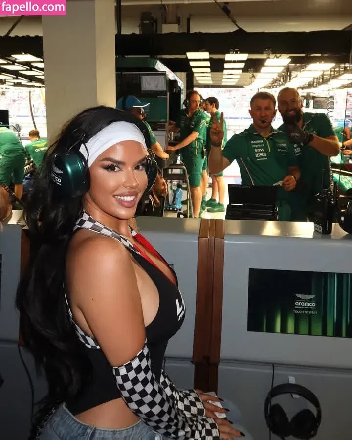 Ivana Knoll Onlyfans Photo Gallery 