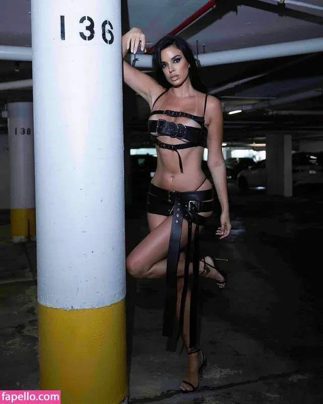 Ivana Knoll Onlyfans Photo Gallery 