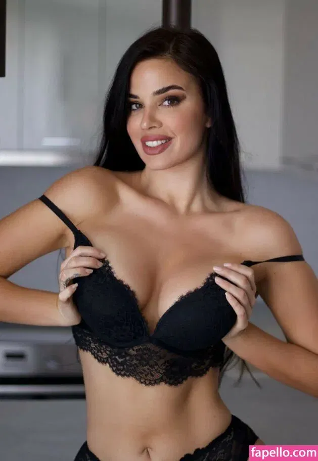 Ivana Knoll Onlyfans Photo Gallery 