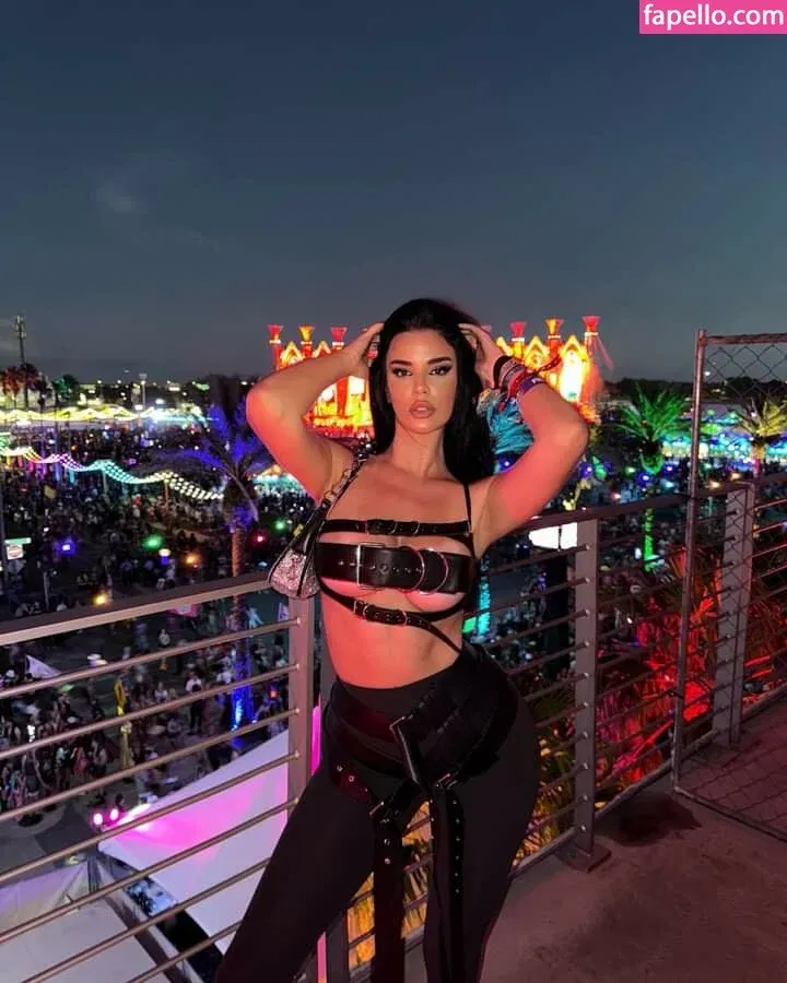 Ivana Knoll Onlyfans Photo Gallery 