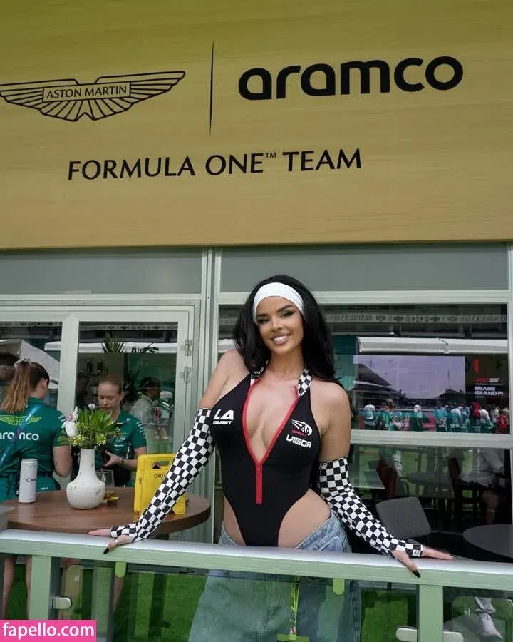 Ivana Knoll Onlyfans Photo Gallery 