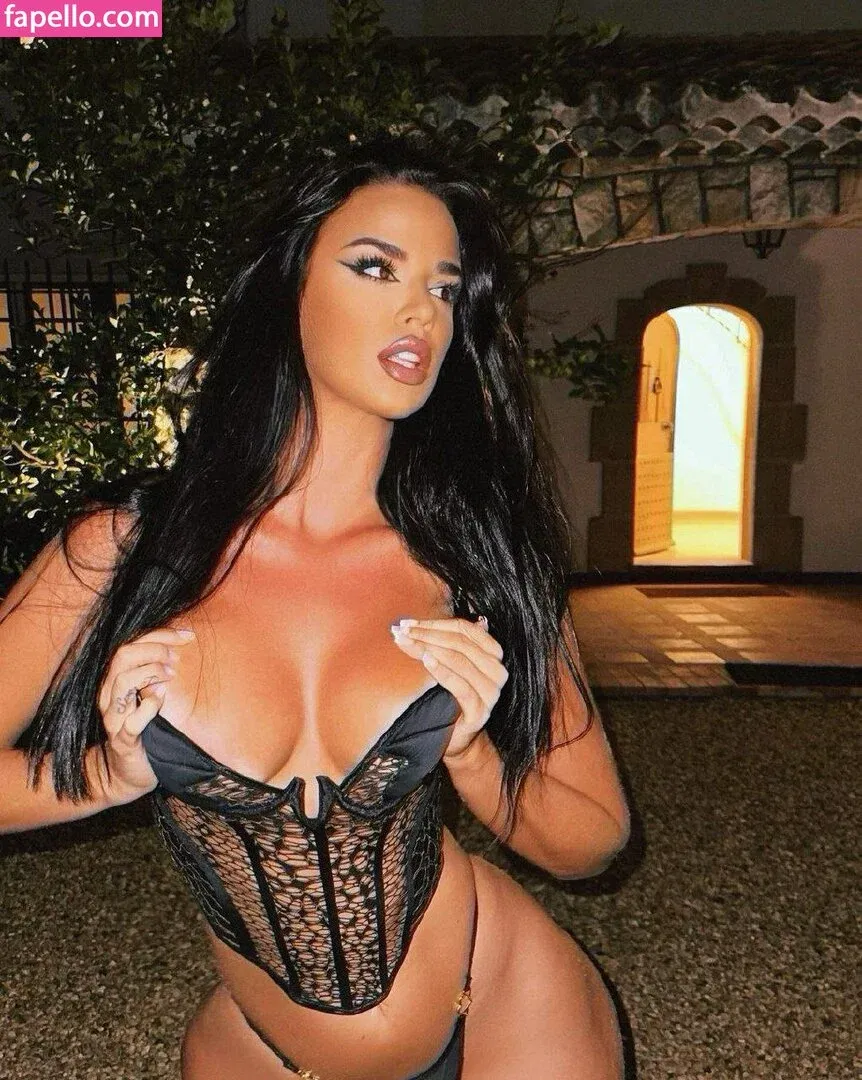 Ivana Knoll Onlyfans Photo Gallery 