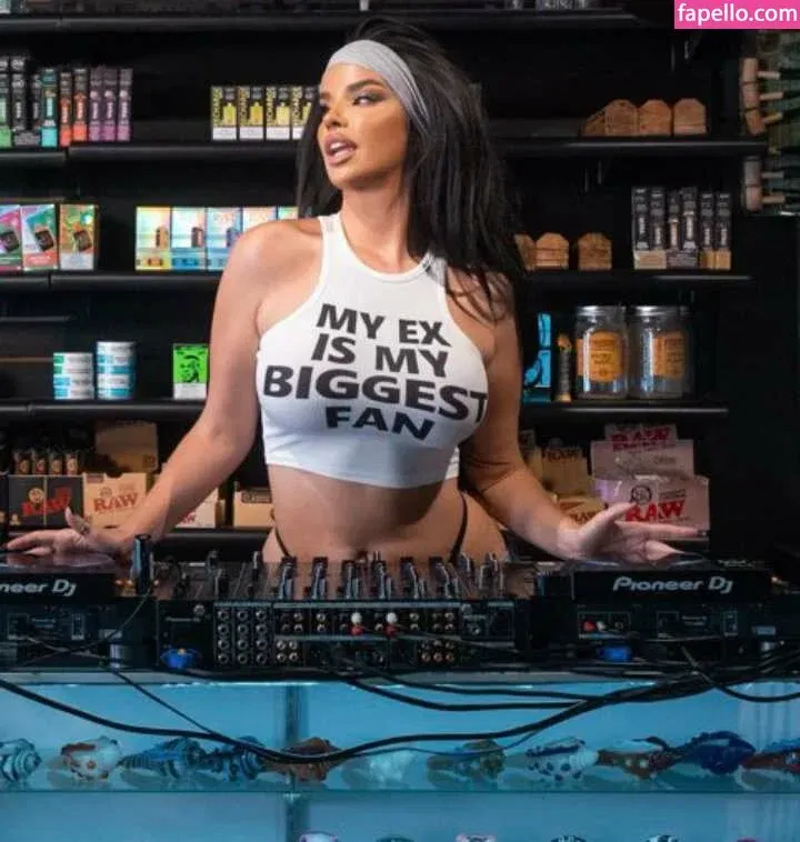 Ivana Knoll Onlyfans Photo Gallery 