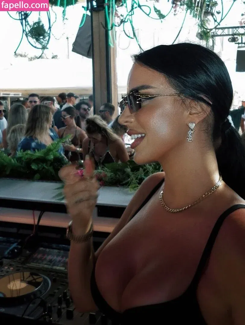 Ivana Knoll Onlyfans Photo Gallery 