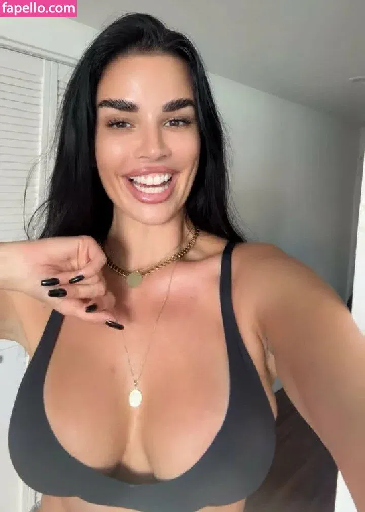 Ivana Knoll Onlyfans Photo Gallery 