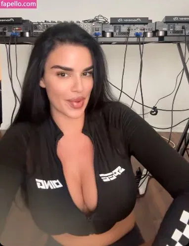 Ivana Knoll Onlyfans Photo Gallery 