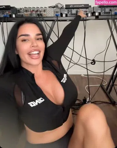 Ivana Knoll Onlyfans Photo Gallery 