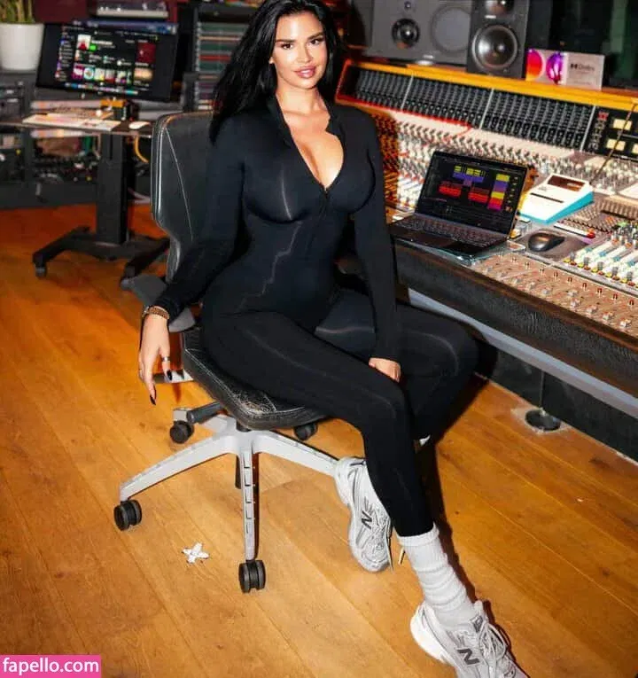 Ivana Knoll Onlyfans Photo Gallery 