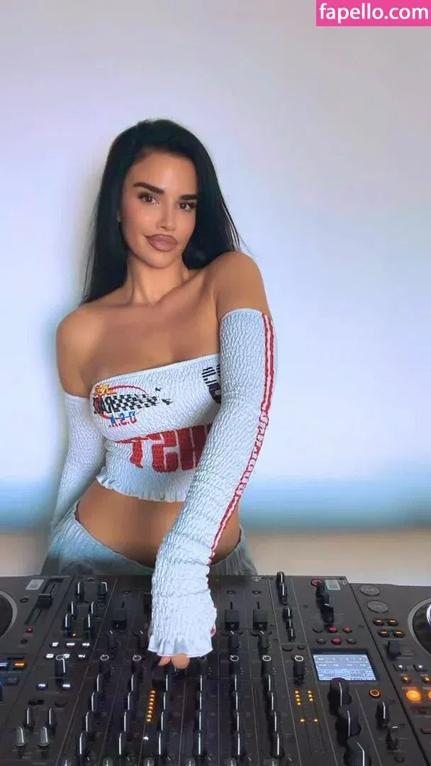 Ivana Knoll Onlyfans Photo Gallery 