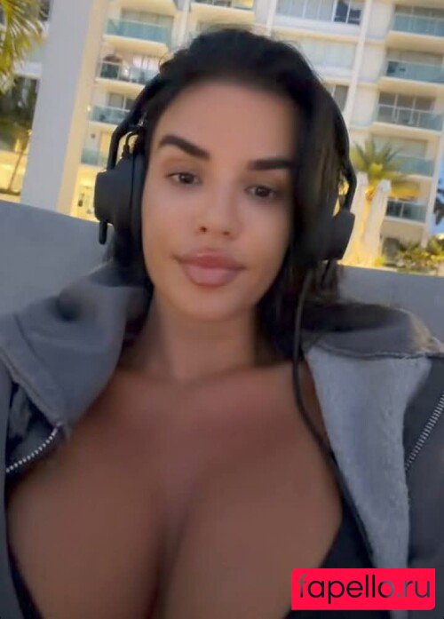 Ivana Knoll Nude Onlyfans Photo 10