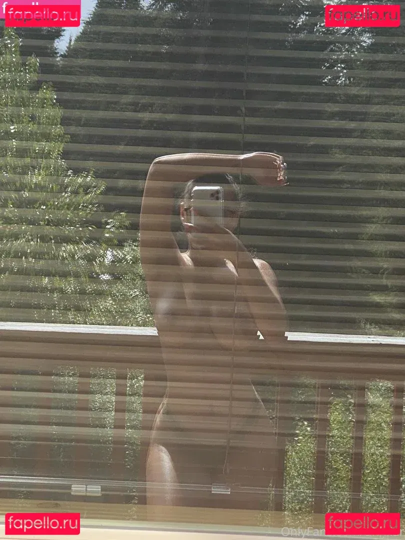 ulyra.me Onlyfans Photo Gallery 