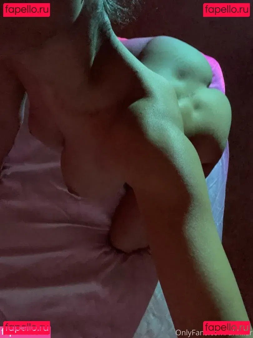 ulyra.me Onlyfans Photo Gallery 