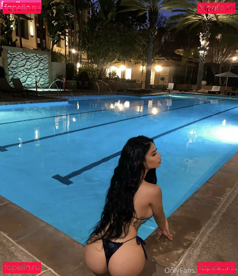 ulyra.me Onlyfans Photo Gallery 