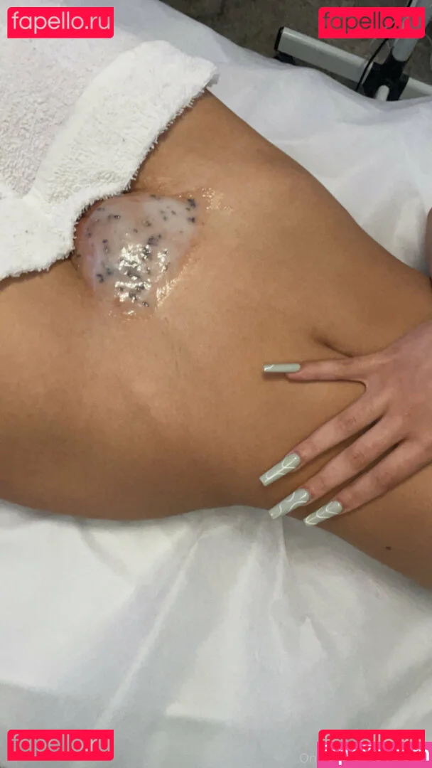 ulyra.me Onlyfans Photo Gallery 