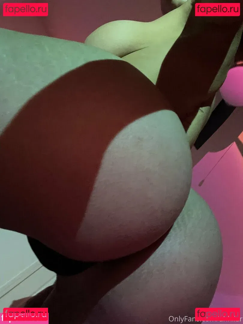 ulyra.me Onlyfans Photo Gallery 