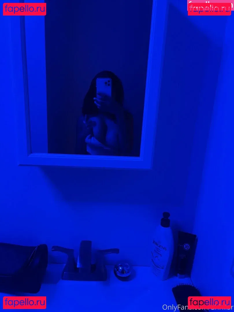 ulyra.me Onlyfans Photo Gallery 