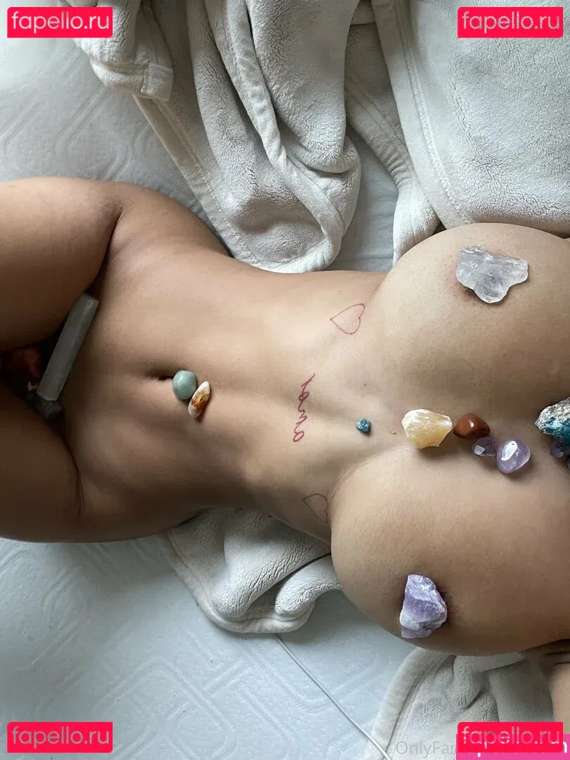 ulyra.me Onlyfans Photo Gallery 