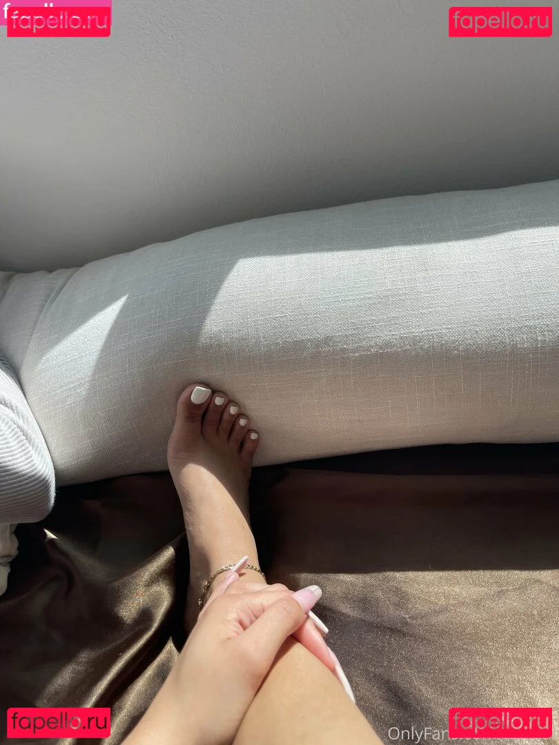 ulyra.me Onlyfans Photo Gallery 