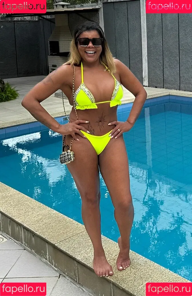 Tati Quebra Barraco Onlyfans Photo Gallery 