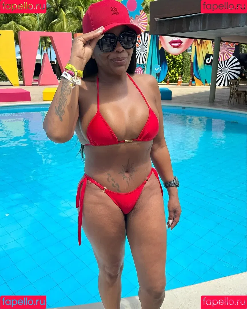 Tati Quebra Barraco Onlyfans Photo Gallery 