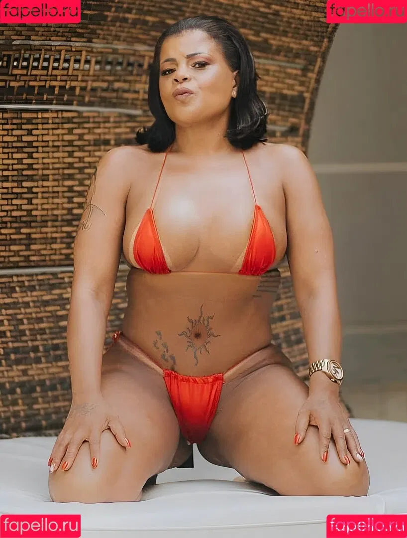 Tati Quebra Barraco Onlyfans Photo Gallery 