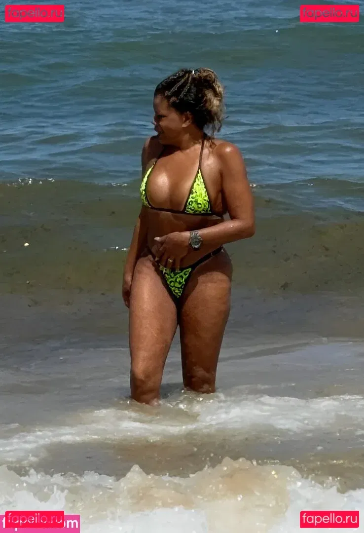 Tati Quebra Barraco Onlyfans Photo Gallery 