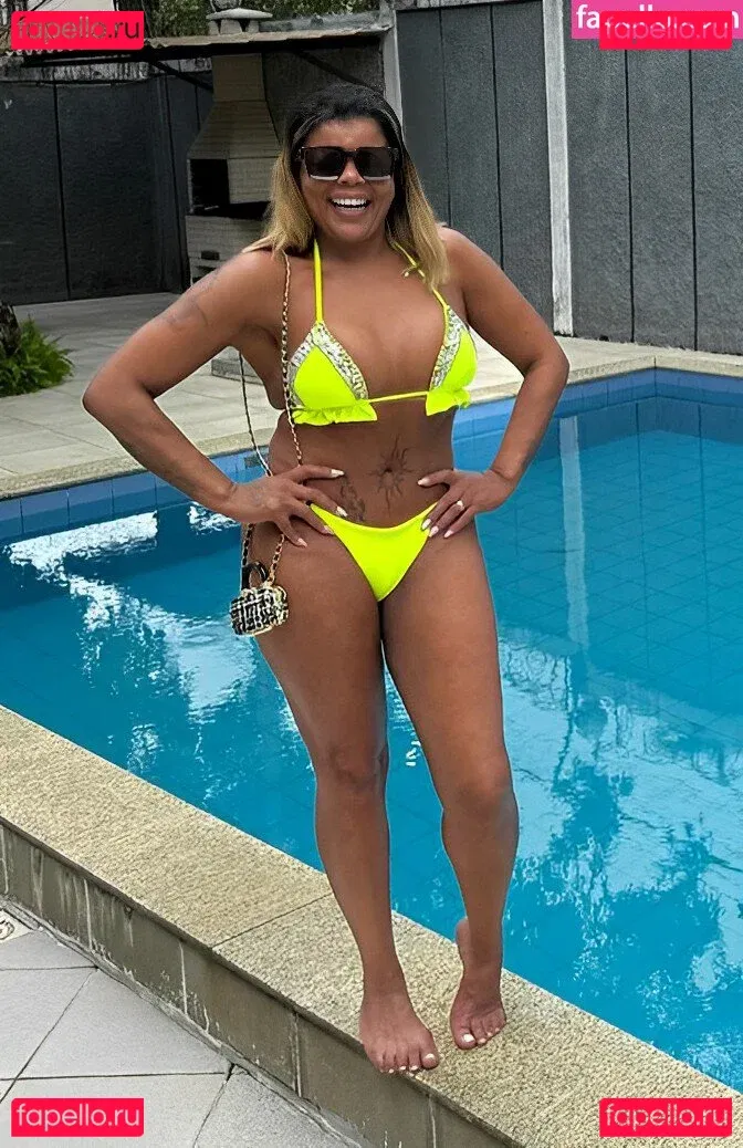 Tati Quebra Barraco Onlyfans Photo Gallery 