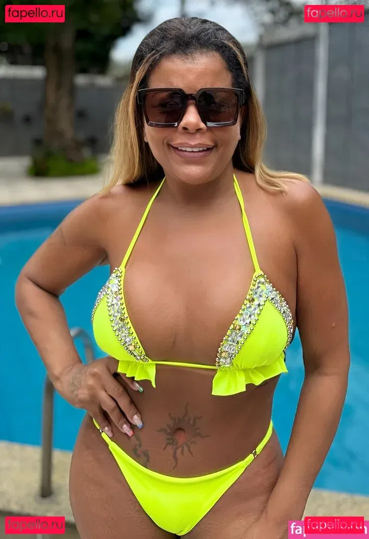 Tati Quebra Barraco Onlyfans Photo Gallery 