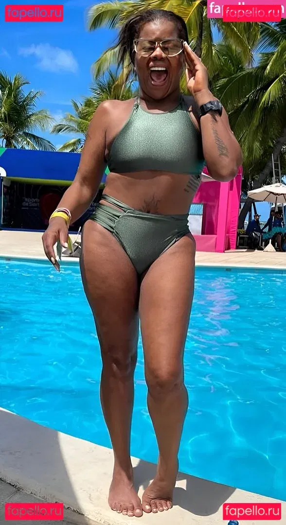 Tati Quebra Barraco Onlyfans Photo Gallery 