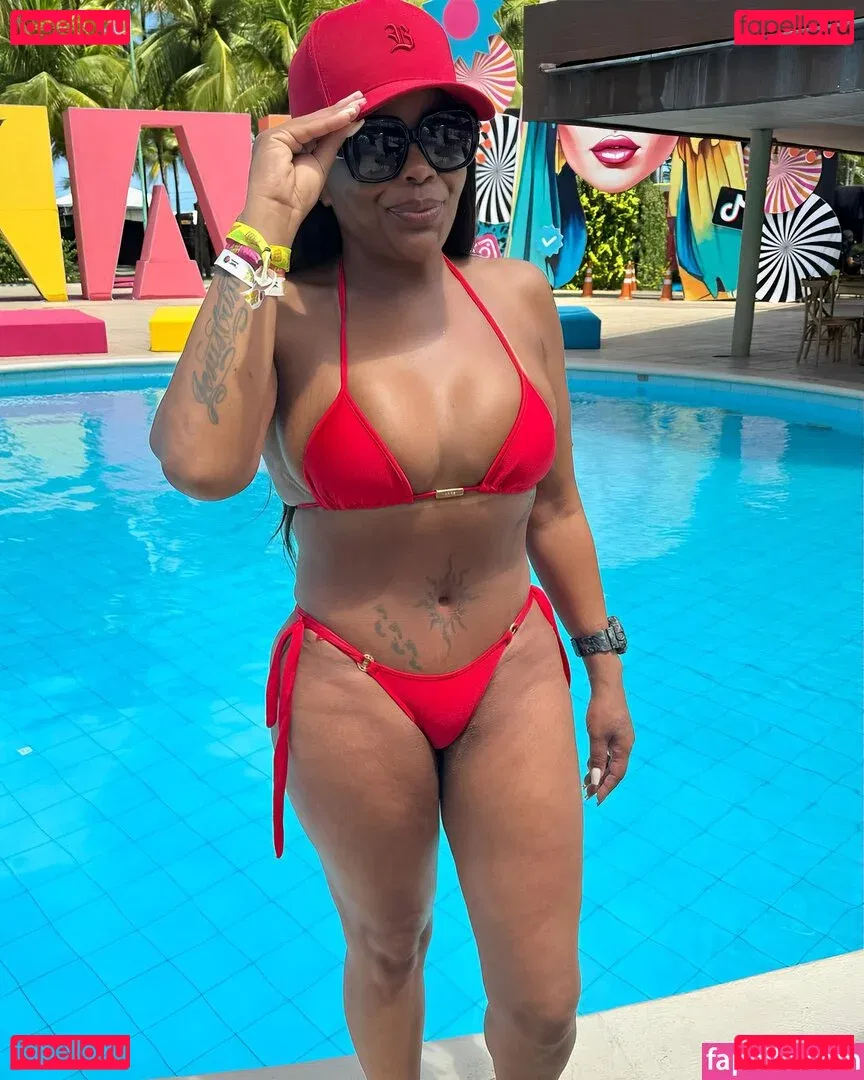 Tati Quebra Barraco Onlyfans Photo Gallery 