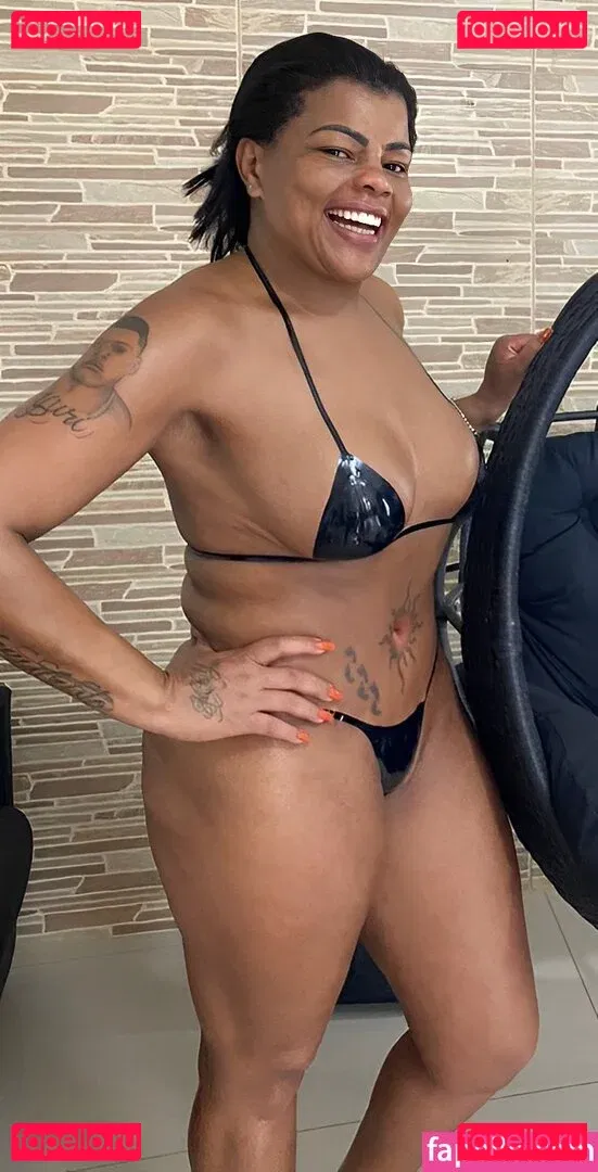 Tati Quebra Barraco Onlyfans Photo Gallery 