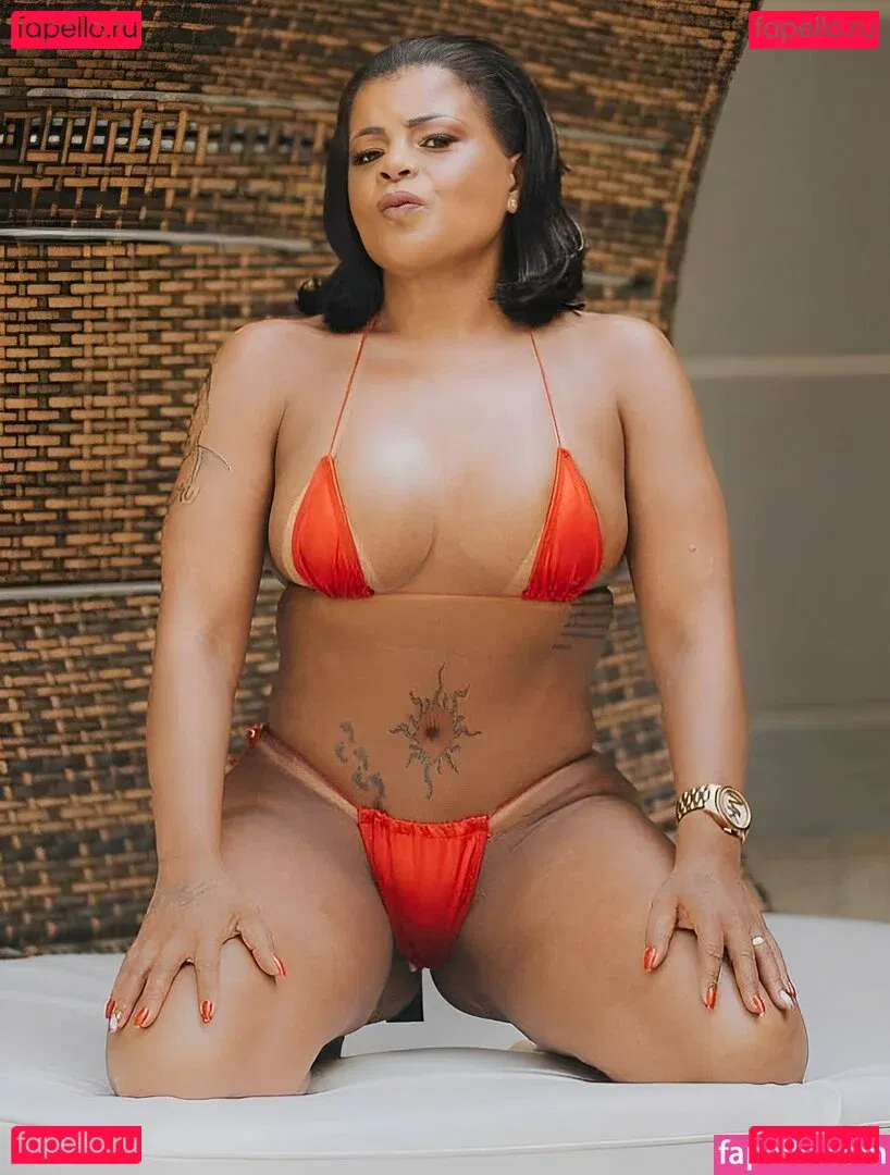 Tati Quebra Barraco Onlyfans Photo Gallery 