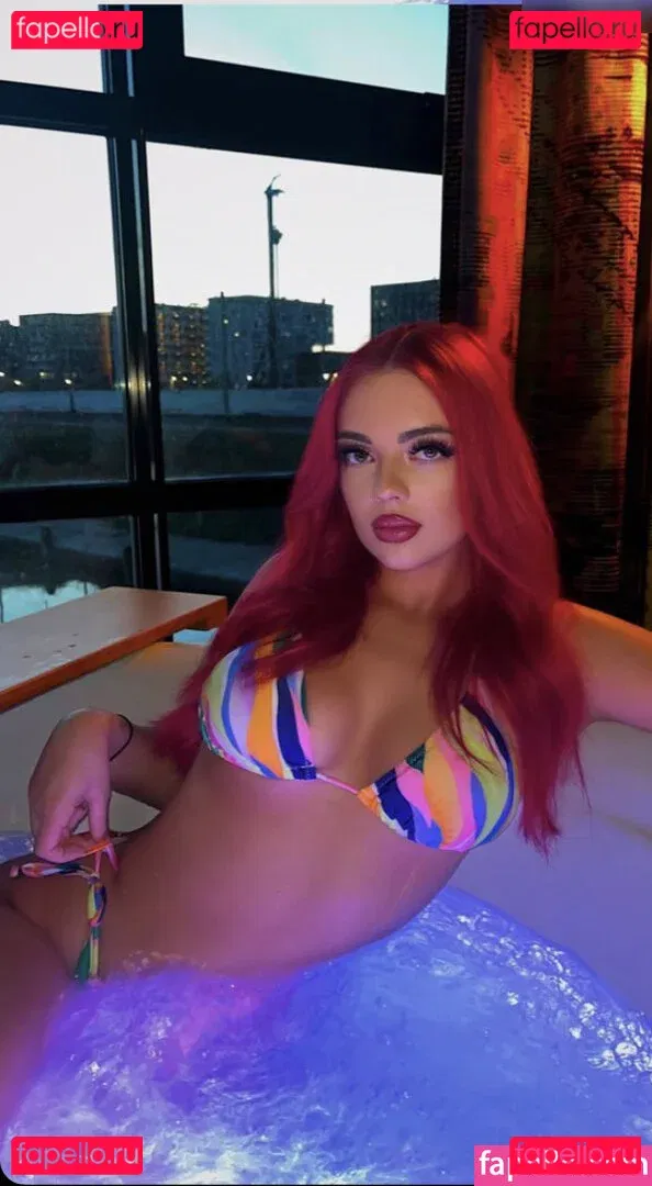 melinabttnr Onlyfans Photo Gallery 