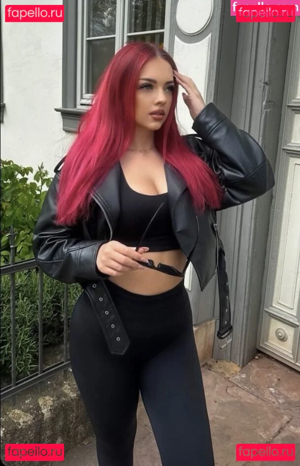 melinabttnr Onlyfans Photo Gallery 