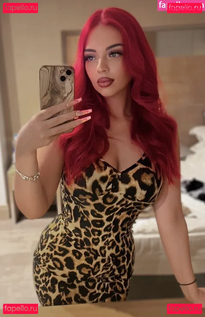 melinabttnr Onlyfans Photo Gallery 