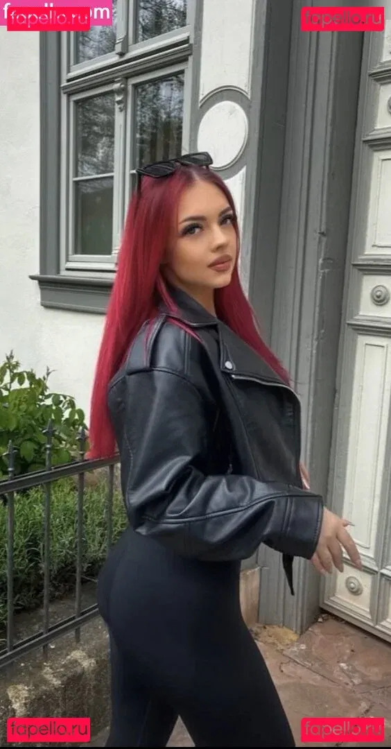 melinabttnr Onlyfans Photo Gallery 