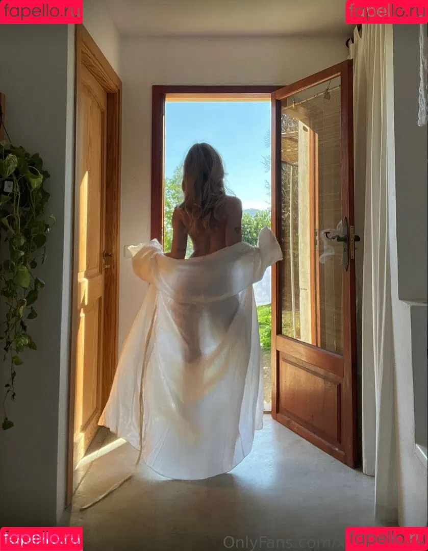 Ema Louise Onlyfans Photo Gallery 