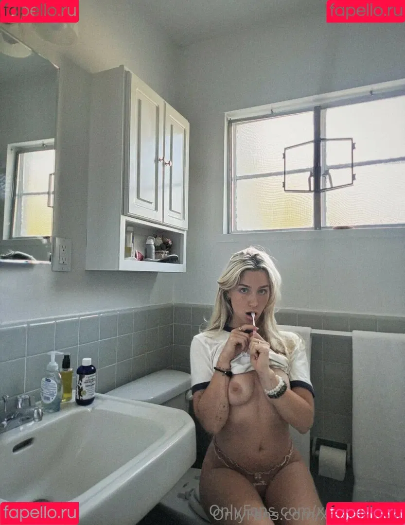 Ema Louise Onlyfans Photo Gallery 