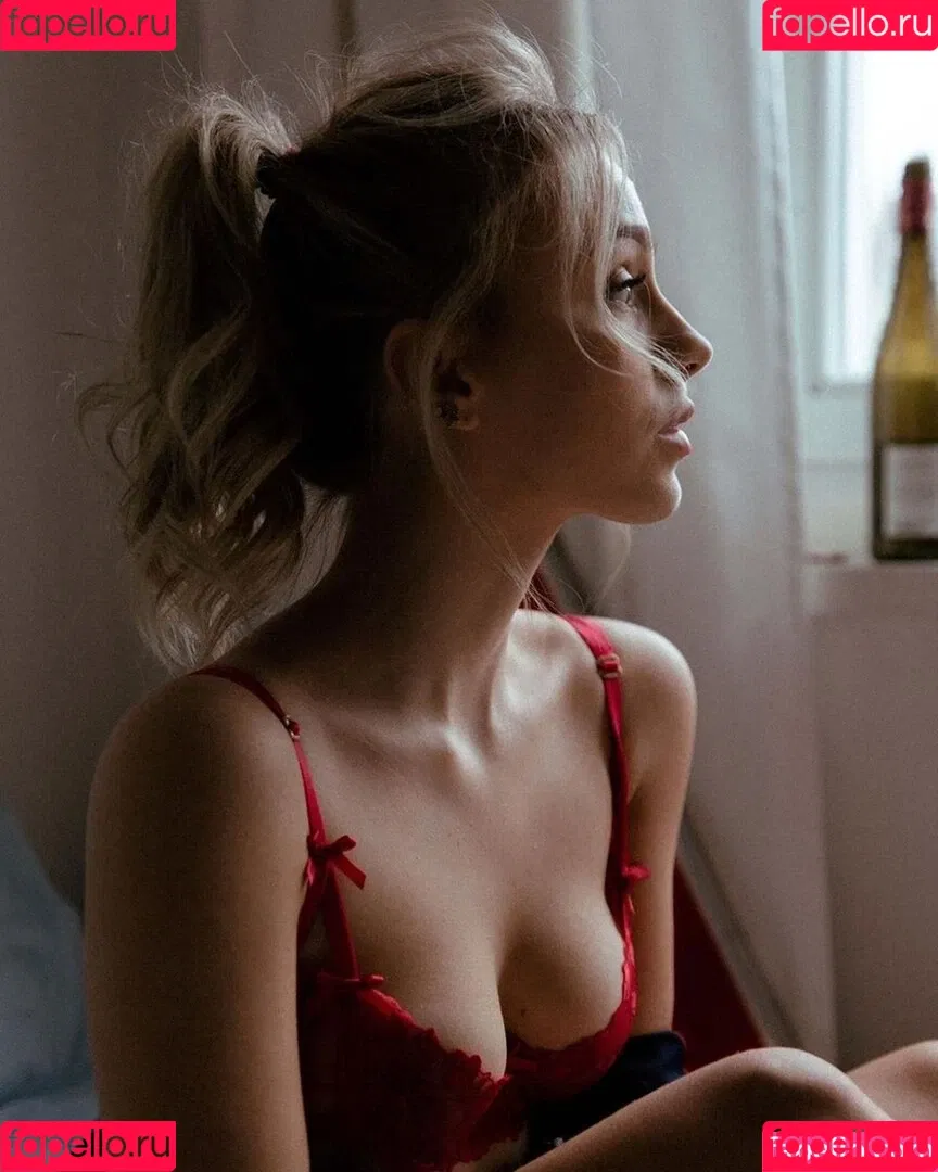 Ema Louise Onlyfans Photo Gallery 