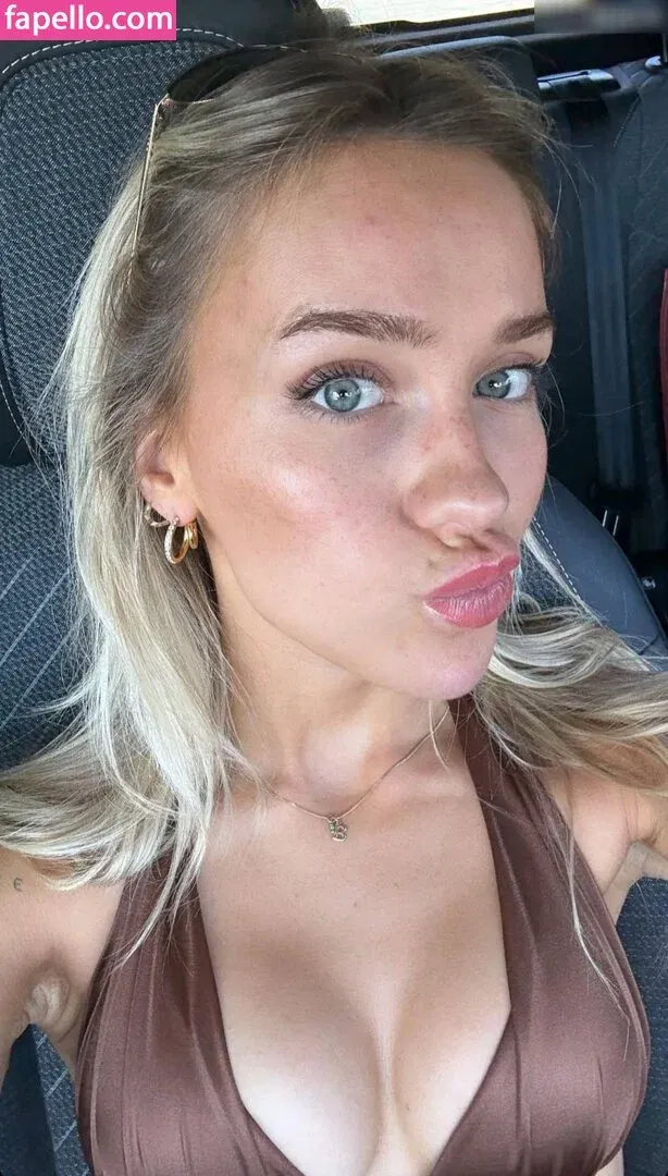 Ema Louise Onlyfans Photo Gallery 