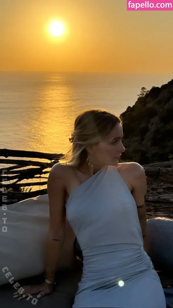 Ema Louise Onlyfans Photo Gallery 