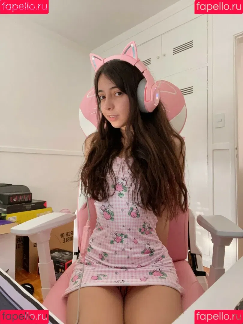 Baby Caroline Onlyfans Photo Gallery 