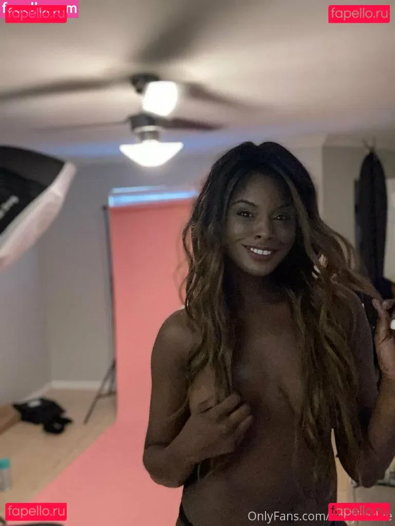 yourfavmodel24 Onlyfans Photo Gallery 