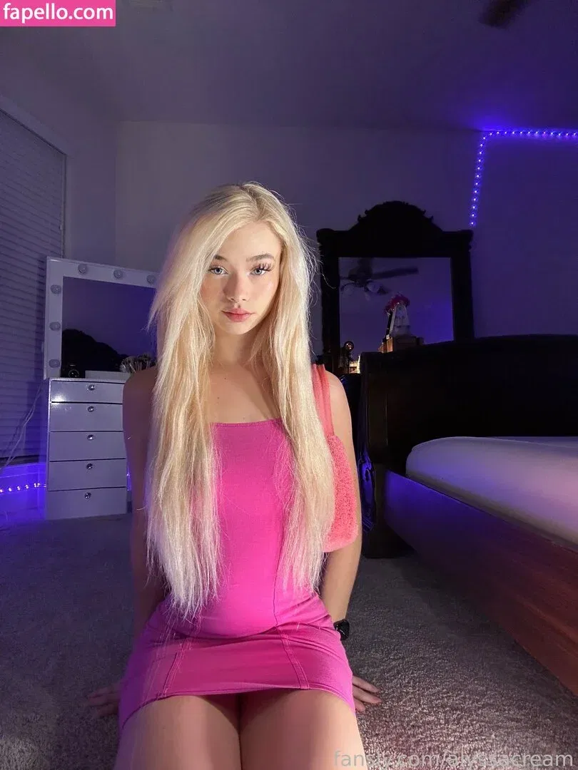 alyssacream Onlyfans Photo Gallery 