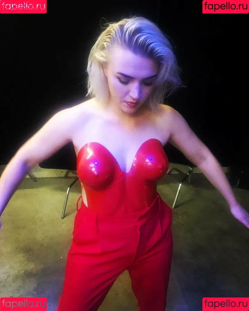 Rebecca Lucy Taylor Onlyfans Photo Gallery 