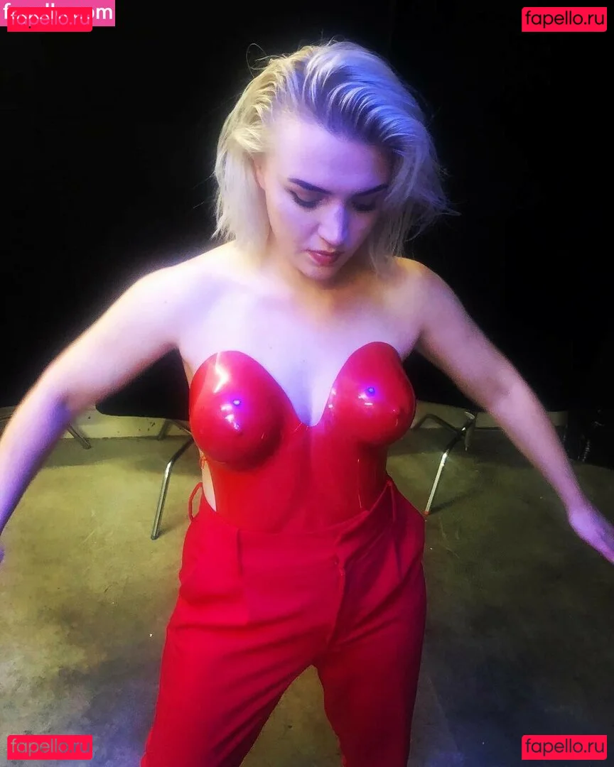 Rebecca Lucy Taylor Onlyfans Photo Gallery 